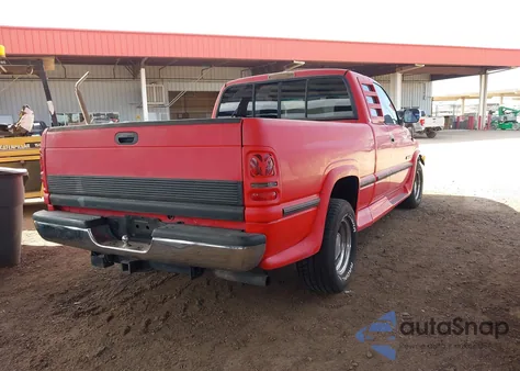 1996 Dodge Ram 1500 z USA, uszkodzony, nr VIN 3B7HC13Y6TG176519